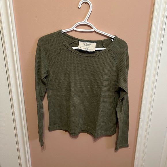 4/$10 waffle long sleeve top - Picture 1 of 3